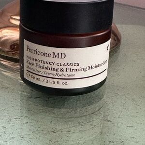 Perricone MD High Potency Classics Moisturizer in Black and White Jar